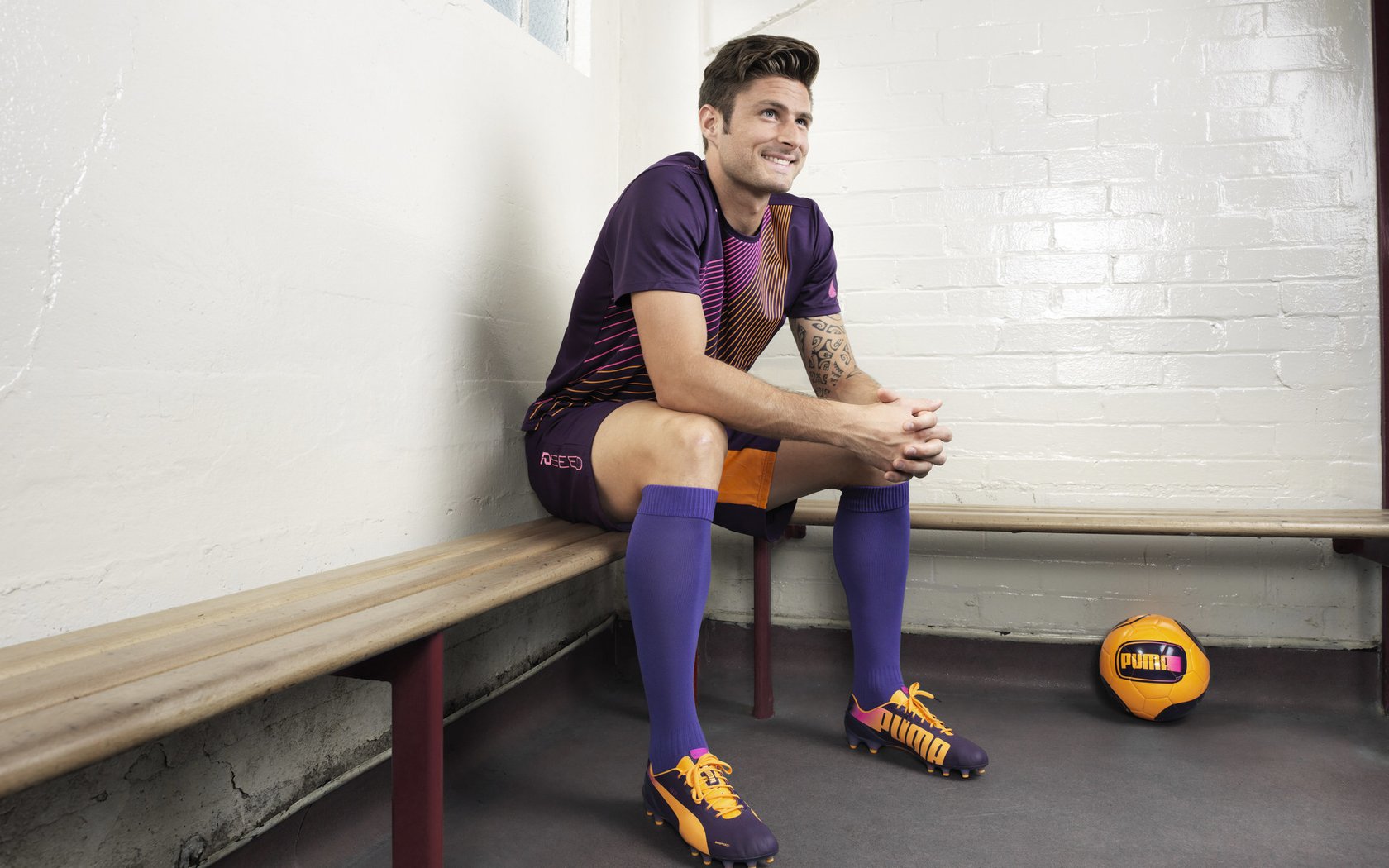 雷霆双核驱动完胜尼克斯,米切尔准三双刷新队史纪录